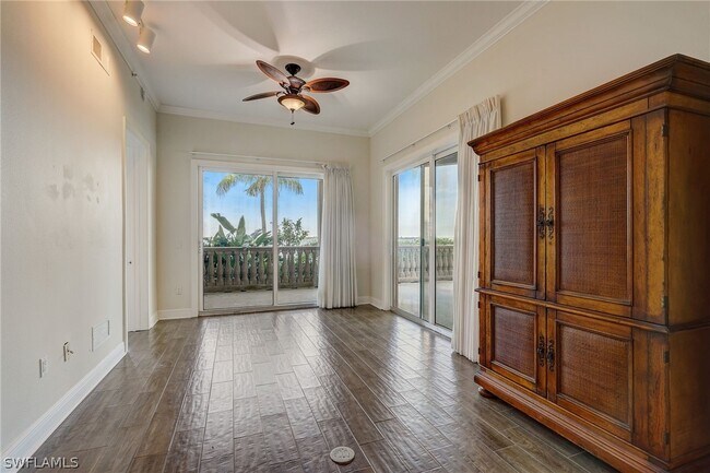 Building Photo - 2825 Palm Beach Blvd