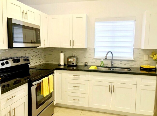 Foto del edificio - 9778 NW 127th St