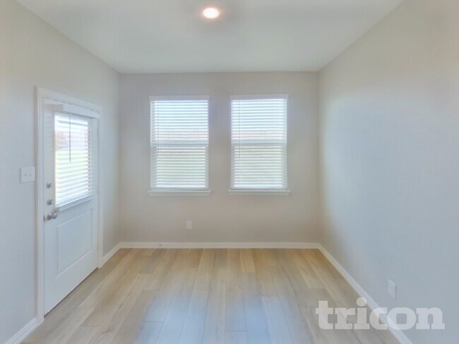 Foto del edificio - 231 Jenkinson Dr