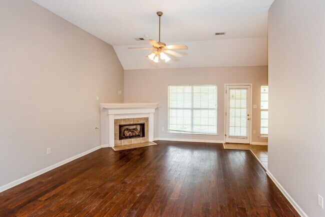 Foto del edificio - 5969 Telford Dr
