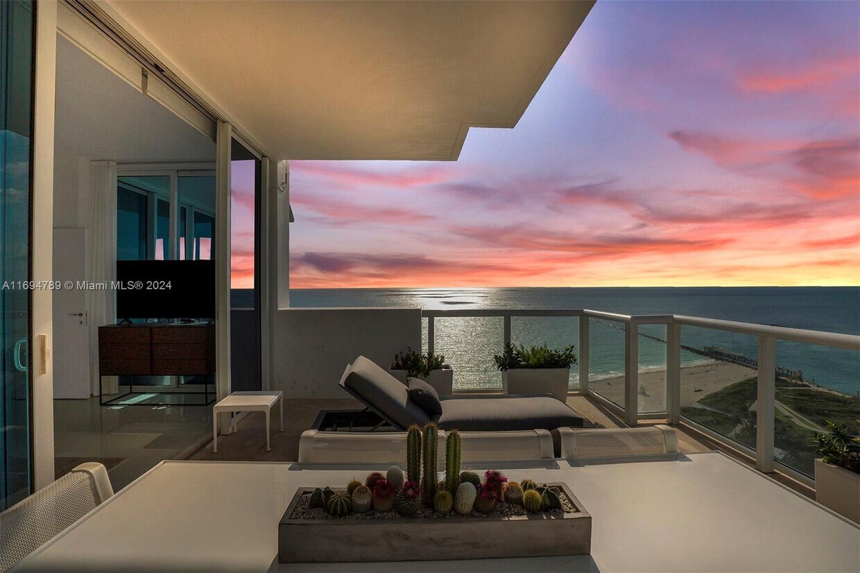 Foto principal - 50 S Pointe Dr