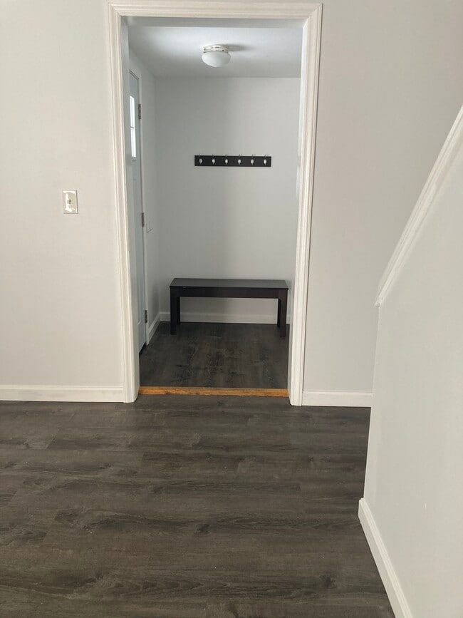 Entry - 55 Fairmont Pl