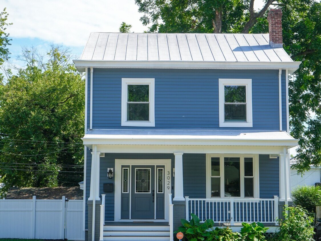 Foto principal - Renovated 3-Bedroom With Modern Amenities