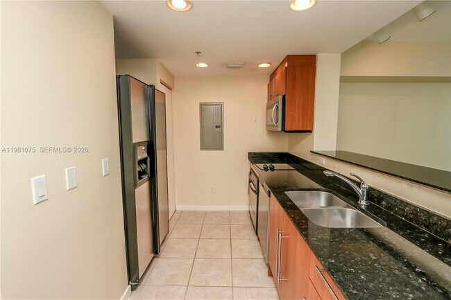 Building Photo - 325 S Biscayne Blvd