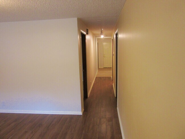 Foto del edificio - 406 W Maple St