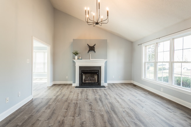 Building Photo - 15 Olde Charles Towne Ct
