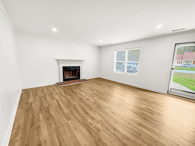 Foto del edificio - Newly Remodeled 3-BR, 2-Bath Home