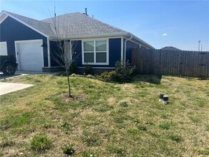 Building Photo - 2802 N Teresa Dr