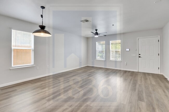 Building Photo - 4500 Acers Ln