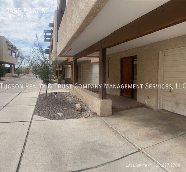 Foto del edificio - 2455 E 1st St