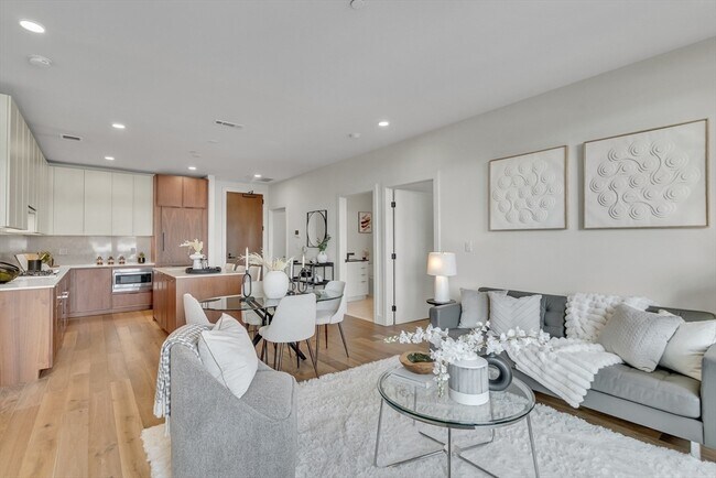 Foto del edificio - 556 Columbus Ave