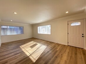 Building Photo - 1514 E Puls St