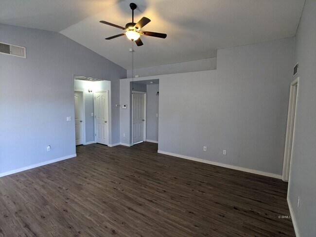 Building Photo - 1395 Graham Ln