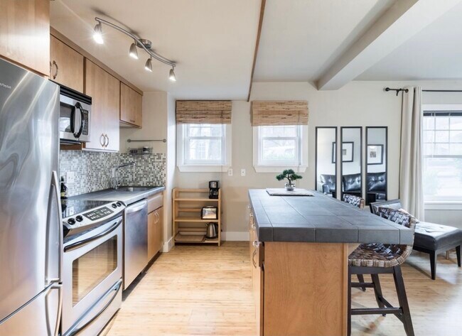 Foto del edificio - 1829 NW LOVEJOY St