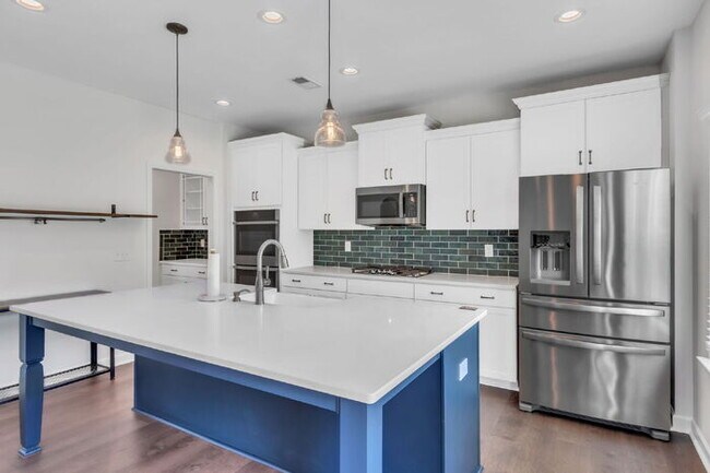 Foto del edificio - Charming 4-Bed Retreat with Fireplace – Spacious 2631 Sq Ft in Easley, SC, Zoned for Wren Schools