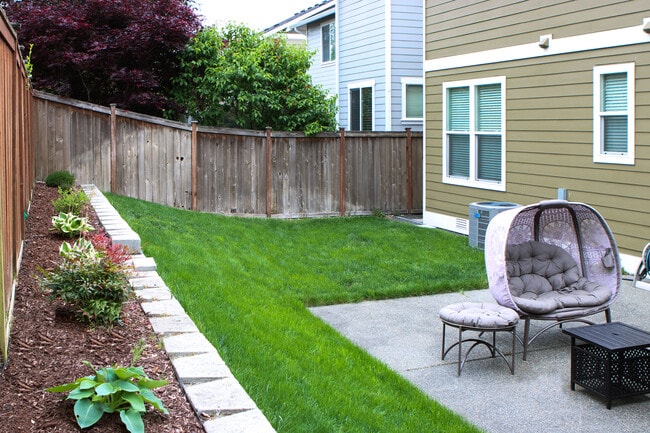 Building Photo - 7801 Rushmore Ave NE