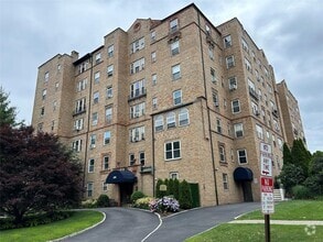 Building Photo - 490 Bleeker Ave