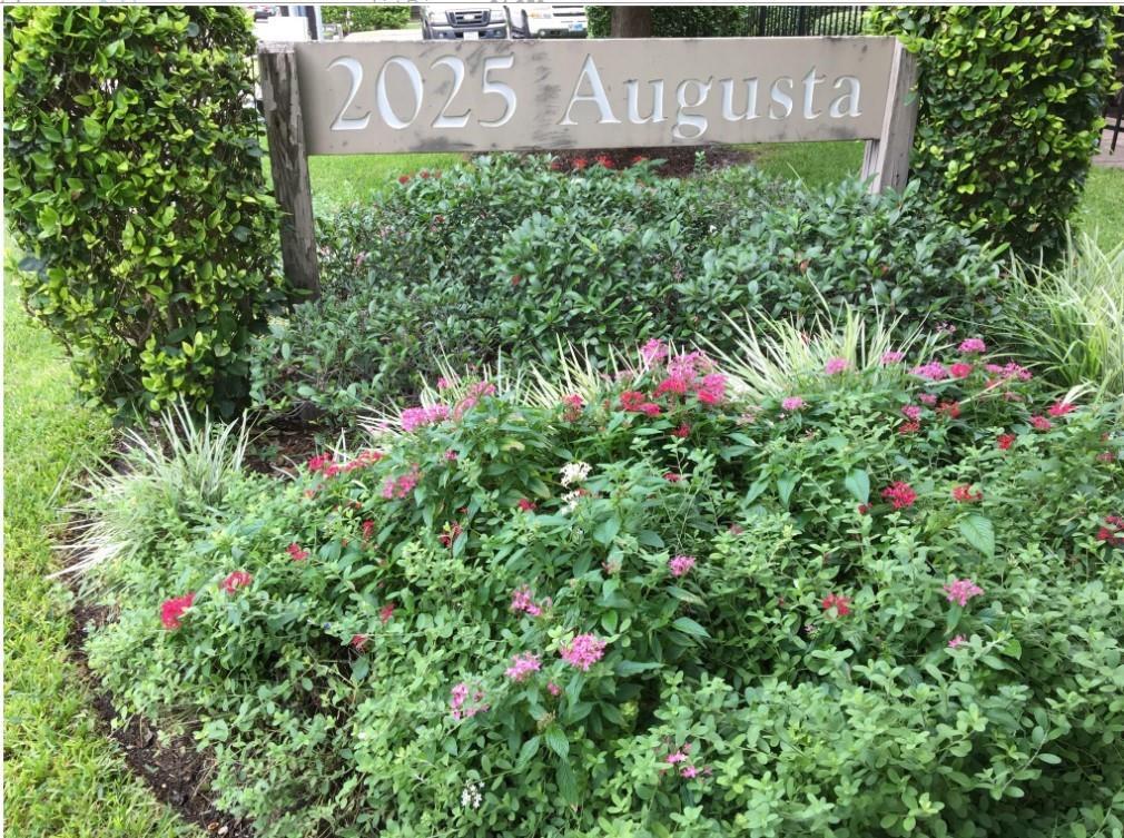 Foto principal - 2025 Augusta Dr