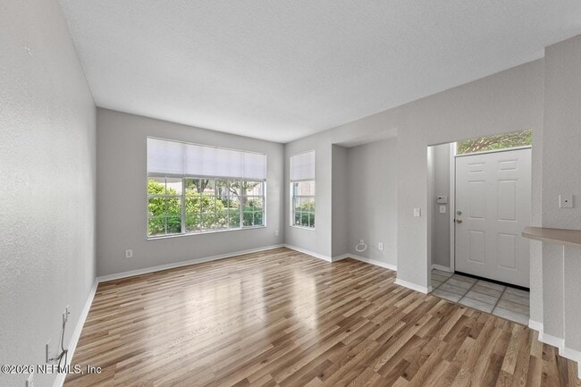 Building Photo - 13703 Richmond Park Dr N