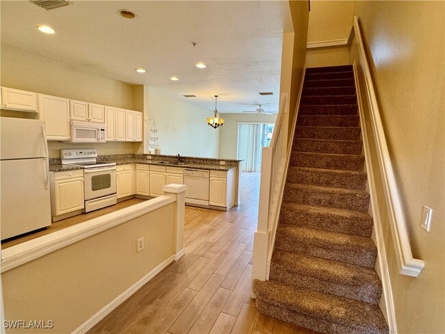 Building Photo - 860 Hampton Cir