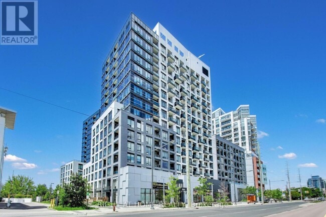 Building Photo - 8868 Yonge St