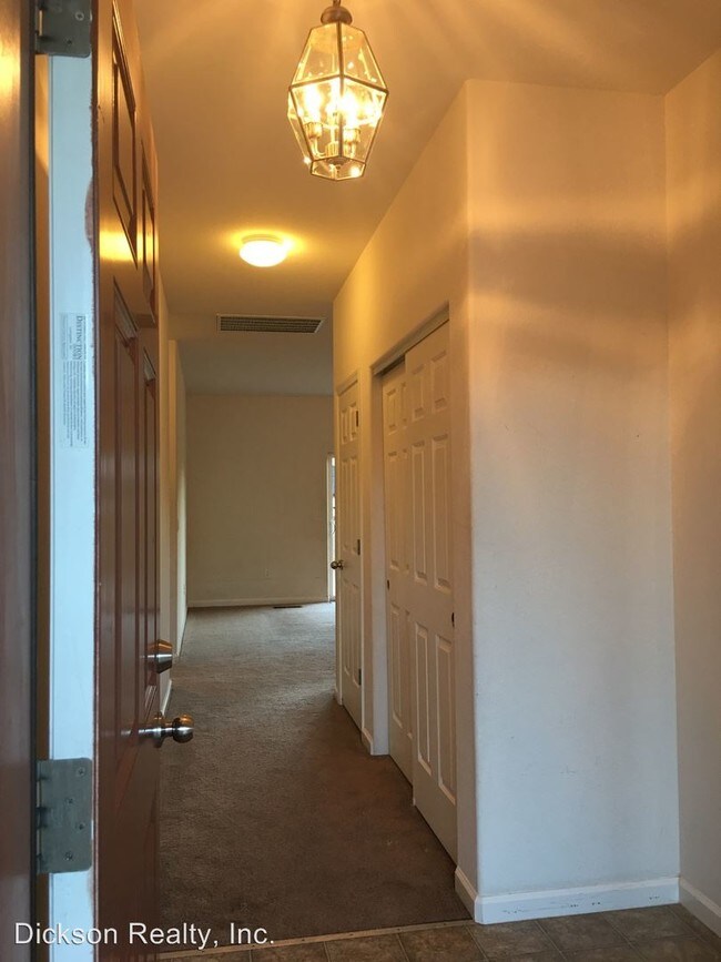Building Photo - 310 Orrcrest Dr