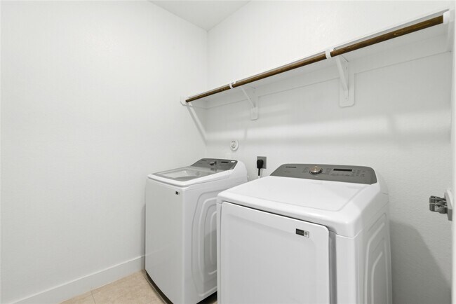 Building Photo - 24610 Bardona Way