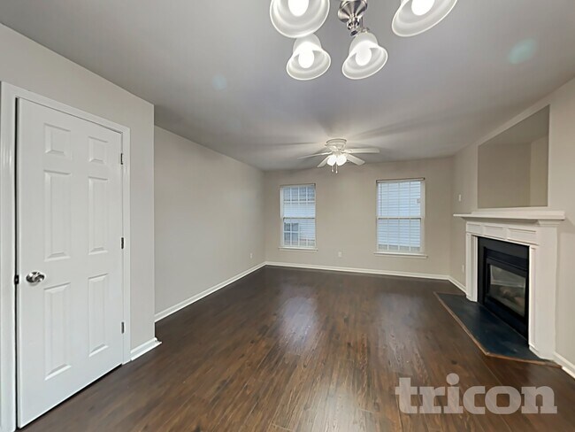 Foto del edificio - 310 Winding Canyon Dr