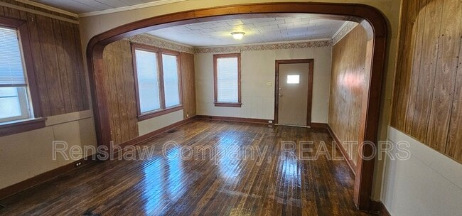 Building Photo - 123 Watkins St