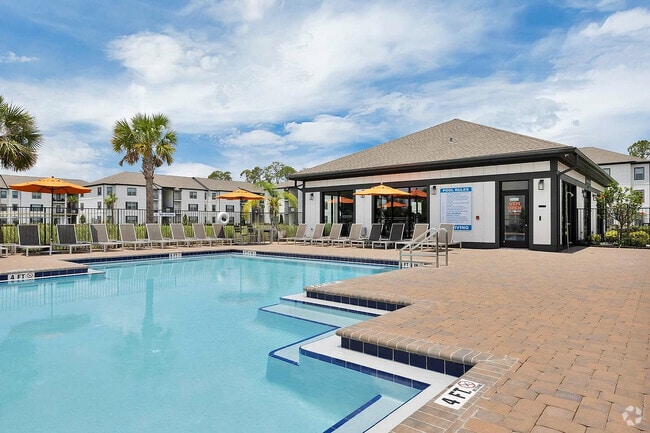 Building Photo - Pointe Grand Daytona