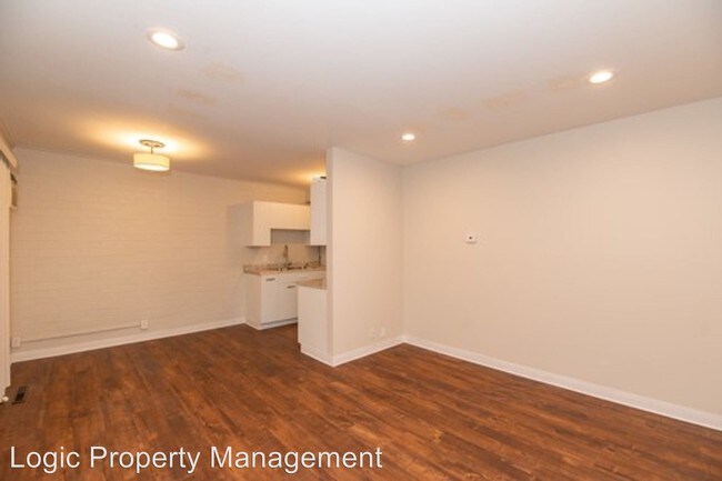 Building Photo - 1125 E 200 S