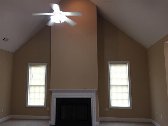 Building Photo - 40 Edgar Dr