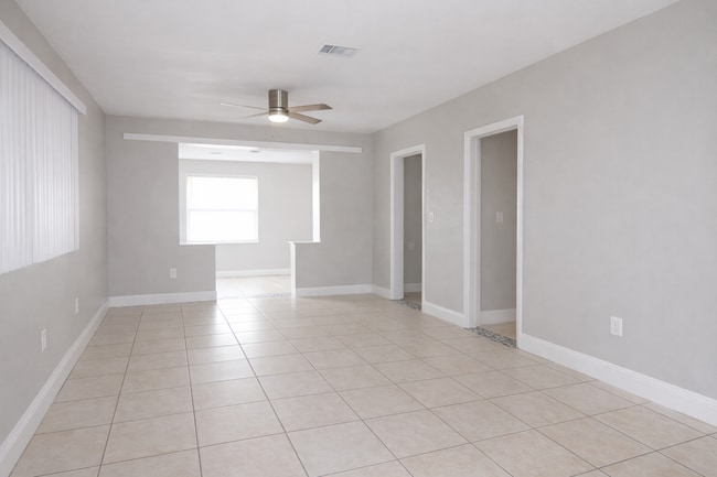 Foto del edificio - 4812 Irvington Ave