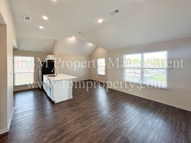 Foto del edificio - Hidden Creek, Unit 522 - Gorgeous 2 Bedroom, 2 Bathroom Townhome in Ennis, TX!