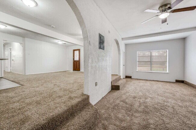 Photo - Spacious 4-Bed, 2-Bath Home with Two Living Areas and Huge Shaded Yard – Minutes to UNT/TWU