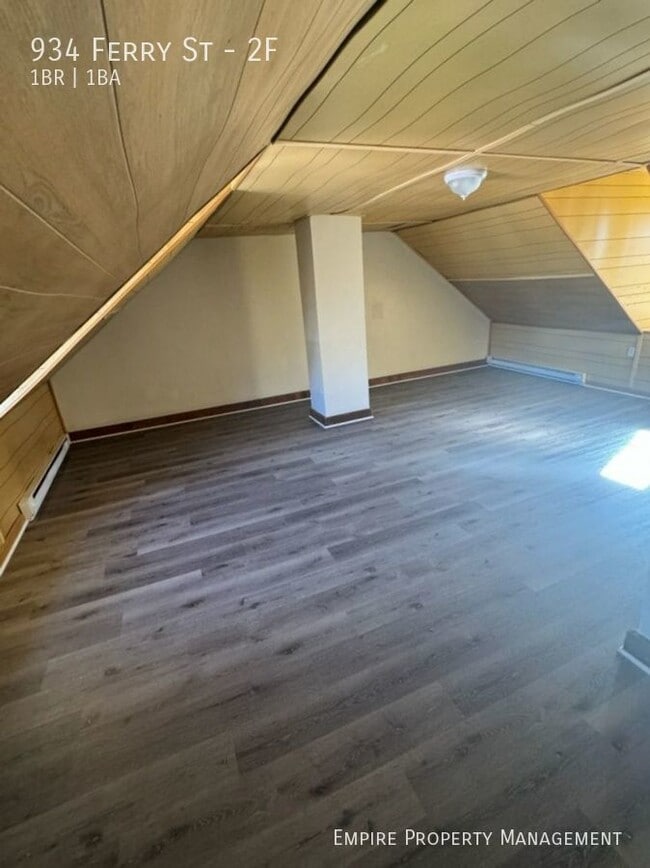 Building Photo - Available Now! 1 Bedroom/1 Bathroom Home i...