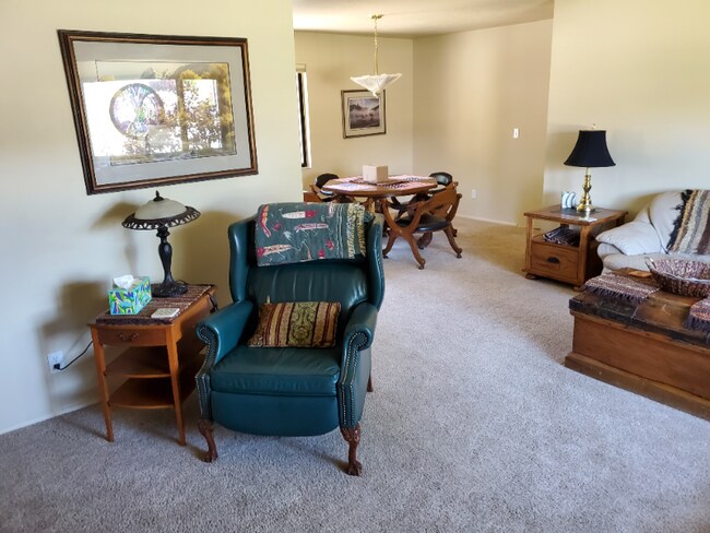 Foto del edificio - 2404 N Weaver Cir