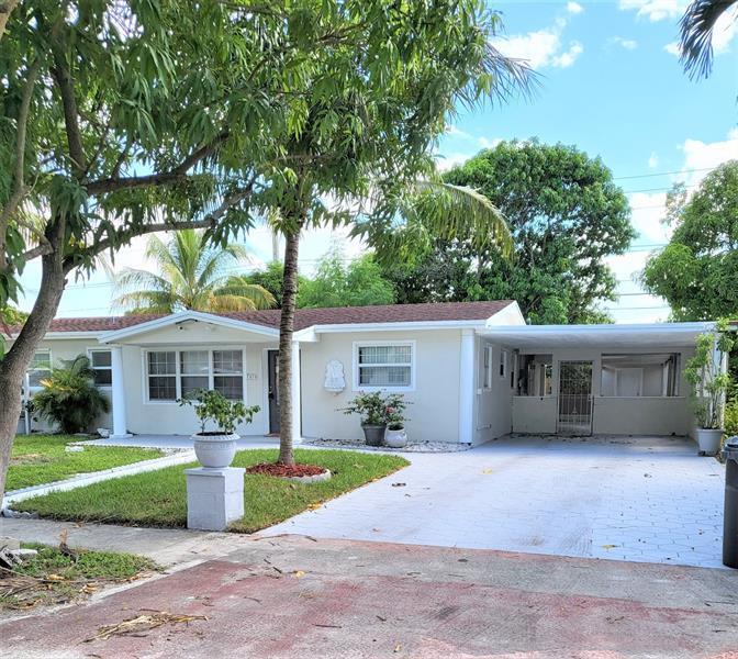 Foto principal - 7070 Tyler St