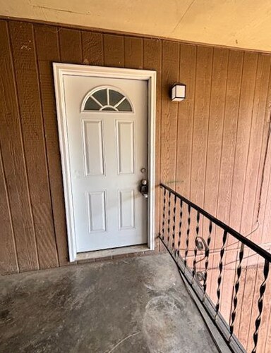 Building Photo - 1614 Cypress Dr