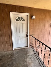 Building Photo - 1614 Cypress Dr