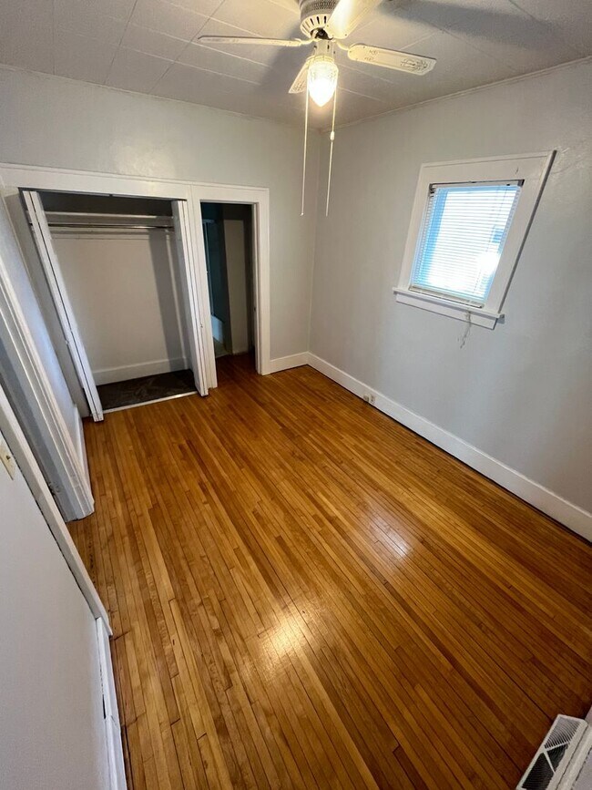 Foto del edificio - 4 Bedroom 2 Bathroom House