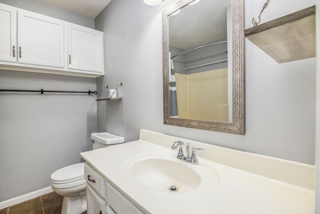 Foto del edificio - 2BR/1.5BA Townhouse in Smithville: GREAT L...