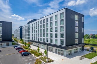 Building Photo - Parkway Lofts - Student Living