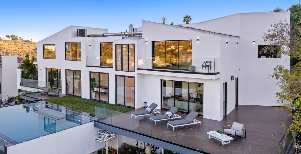 Foto principal - 7567 Hermes Dr