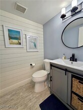 Building Photo - 800 Meadowland Dr