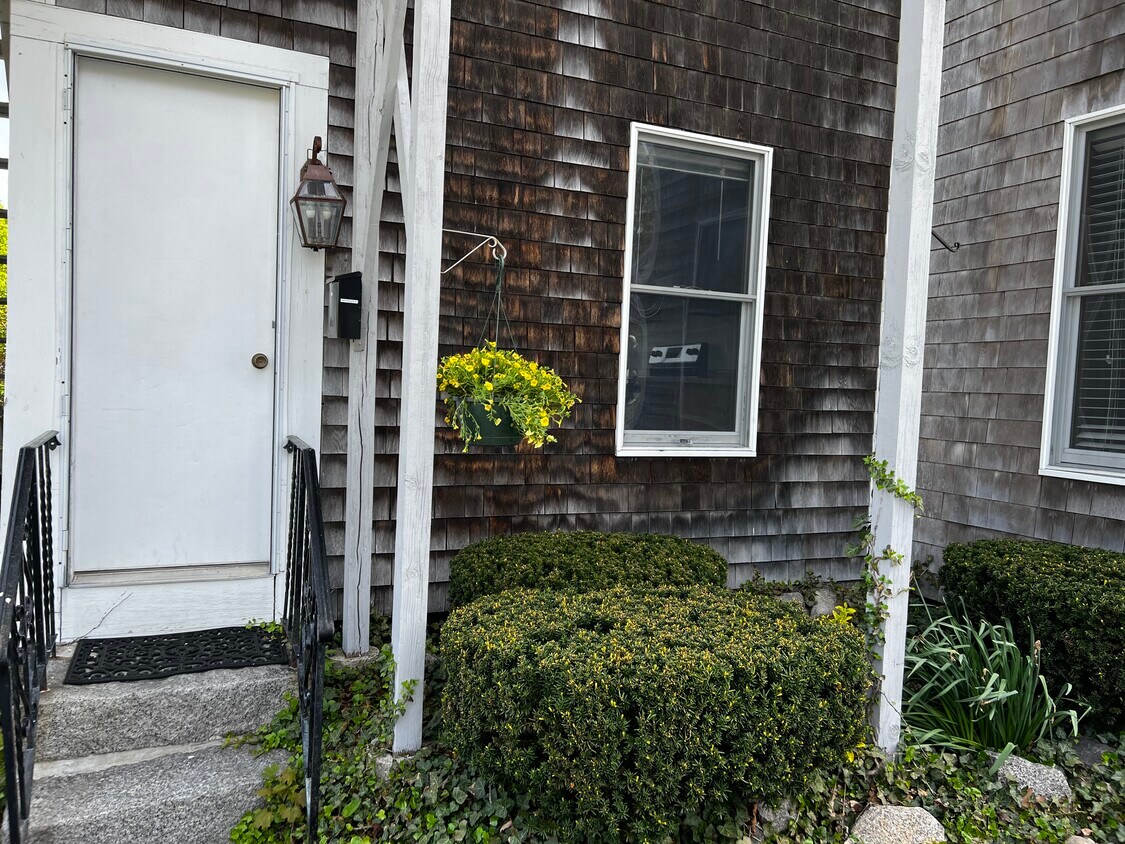30 Parker St Unit Rear, Rockport, MA 01966 Apartments in Rockport, MA