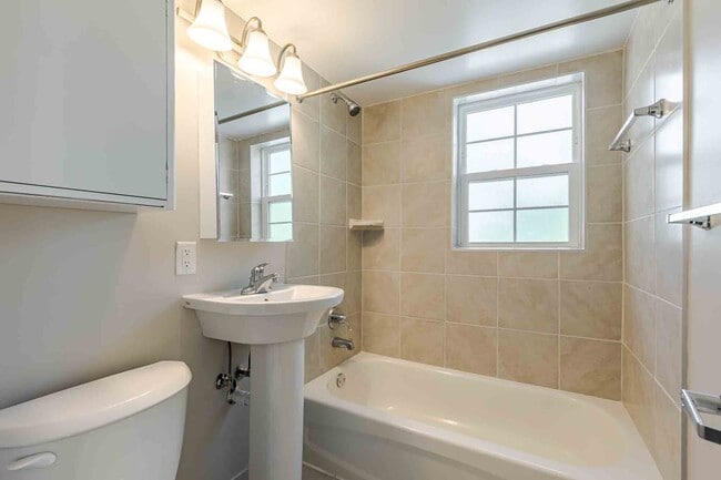 Arna Marbella - Bathroom - 1 Bedroom - Arna Marbella