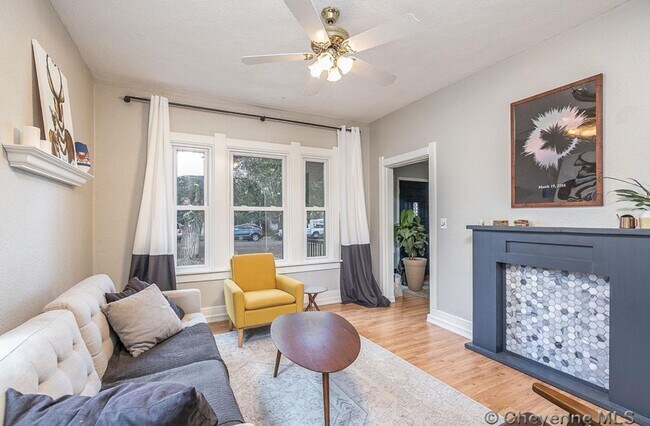 Foto del edificio - $500 OFF FIRST MONTH'S RENT!!!