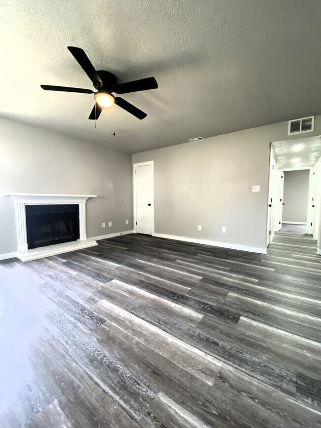 Foto del edificio - Available for Immediate Move-in!!!