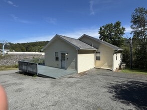 Building Photo - 355 Edella Rd